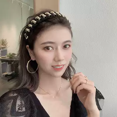 South Korea black headband female wide side Joker out 2021 New Tide autumn and winter temperament Net red hair band