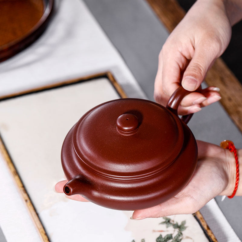IQichi Yixing pure hand-made original purple Zhu mud home bubble teapot large mouth silk tattoo flat pot
