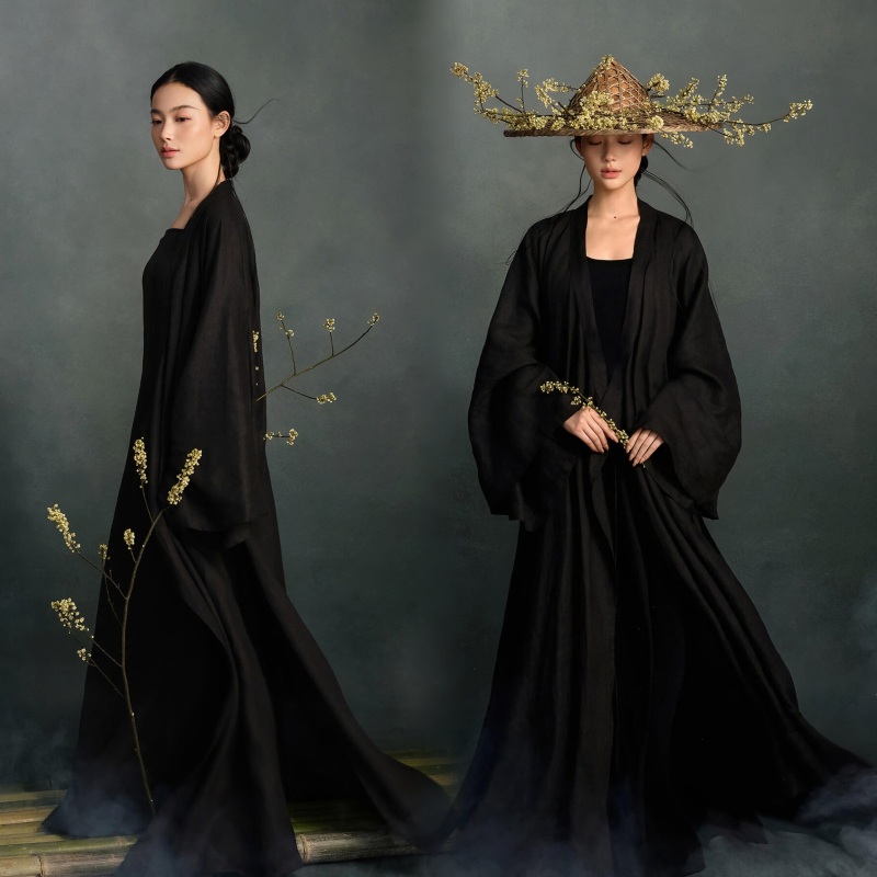 New Studio-Style Hanfu with a National Theme, Vintage Chinese-Style Bone Structure, Cool Portrait Dress, Ancient Costume for Art Photography