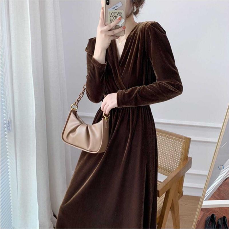 High-End French Hepburn-Style Little Black Dress 2024 New Autumn Velvet Dress Black Long Dress for Women High-End French Hepburn-Style Little Black Dress 2024 New Autumn Velvet Dress Black Long Dress for Women