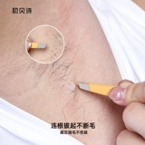 Лицо, выщипывающее клипы, ручная пинцера