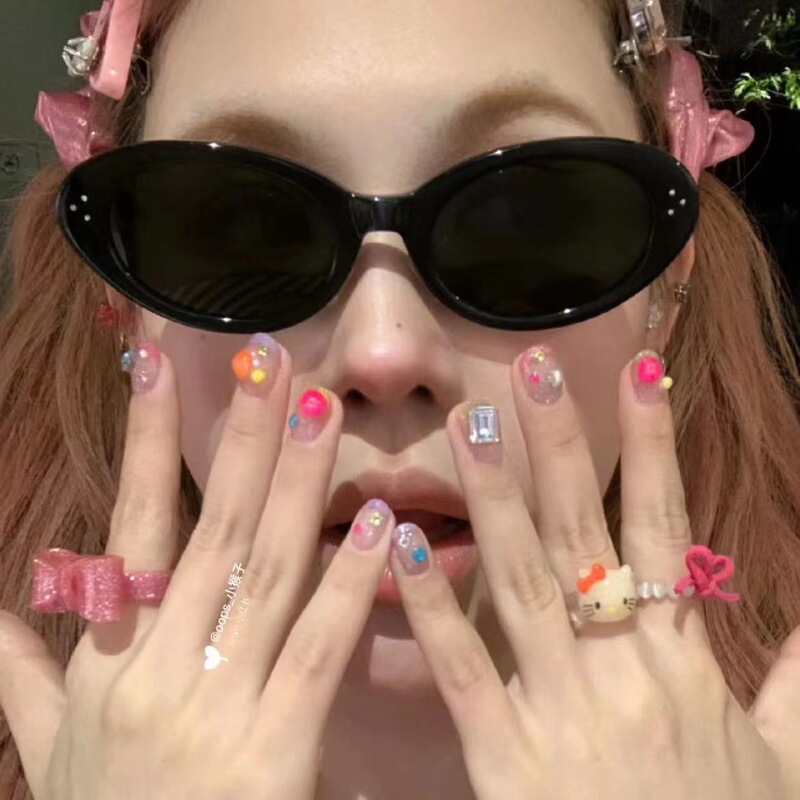 Dopamine Wearable Nail Art Short Style 2024 New Summer Macaron Color Diamond Whitening Nail Stickers Finished Set