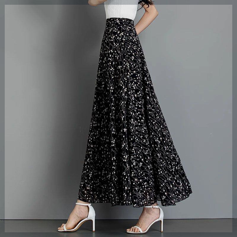 2024 Chiffon Skirt, Chic New Style, Women's Summer Long Skirt with a Large Hem, Slim Fit, Black Floral Beach Long Skirt That Reaches the Ankles