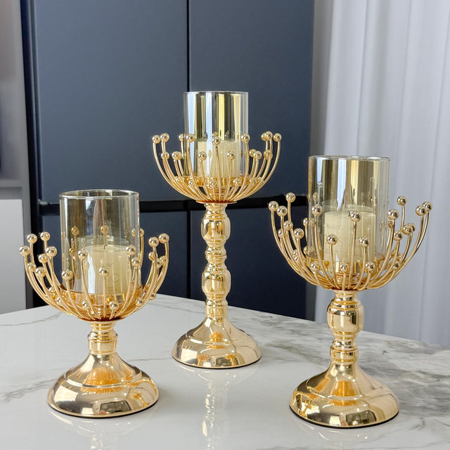 Light Luxury Ornaments, High-End European-Style Golden Glass Aromatherapy Candle Holder, High-End Living Room Dining Table Romantic Candle Ornaments