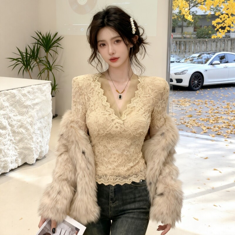 Французский темперамент, красивая сетчатая кружевная рубашка с v-образным вырезом, женская зима 2025, большие размеры, толстый мм, бархатный топ с внутренней отделкой