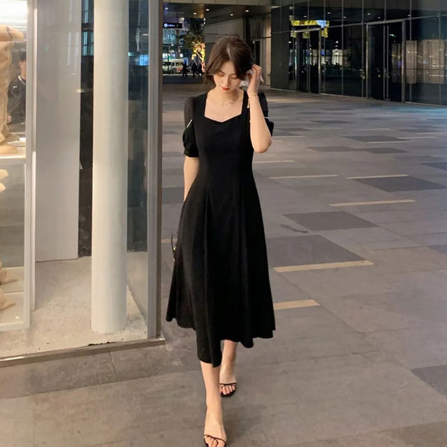 French design high-end Hepburn style high-end square neck black dress 2021 new summer black skirt