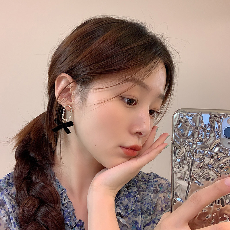 Bow earrings 2021 new premium French net red temperament atmospheric personality design earrings pendant