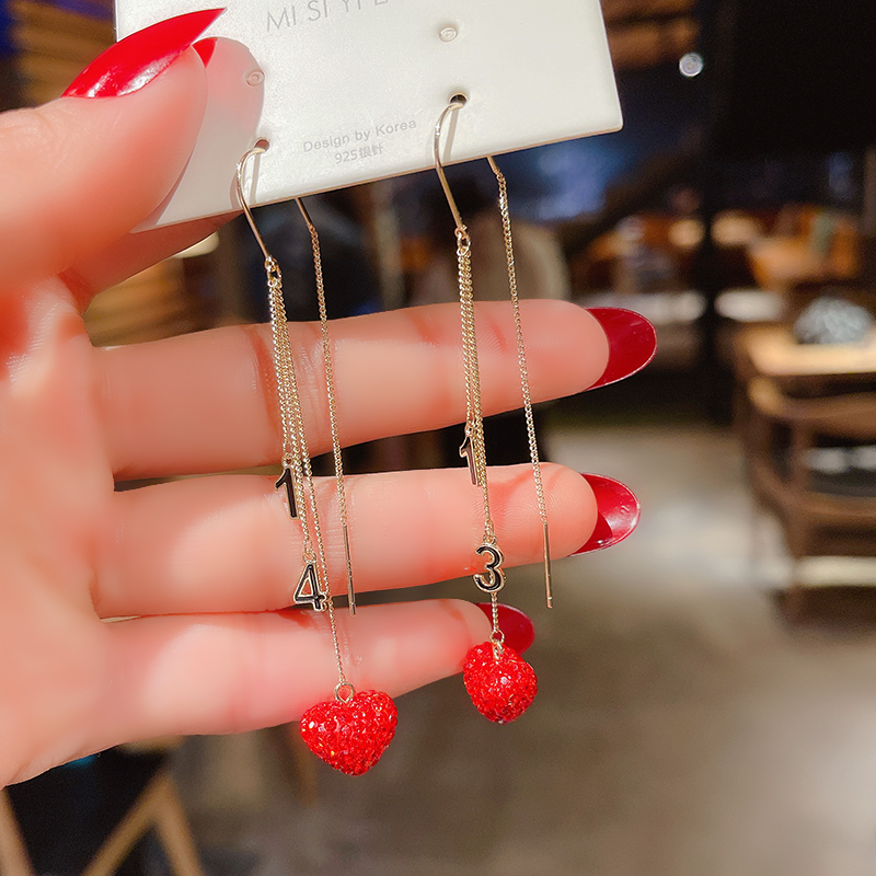 Temperament Net Red Burst 1314 Anti-loss ear Necklace Super Fairy long version of Love Flow Suearrings Red Chinese New Year's earrings