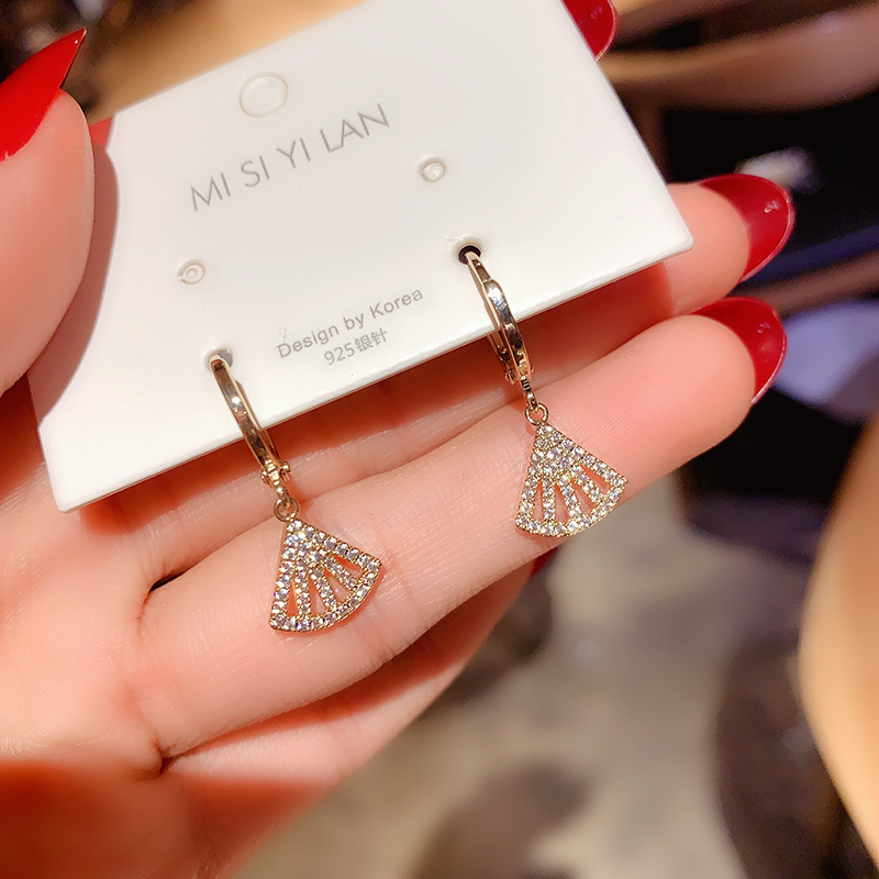 Korean niche design feeling micro-encrusted diamond fan-shaped earrings female personality all-match small earrings temperament fashion earrings