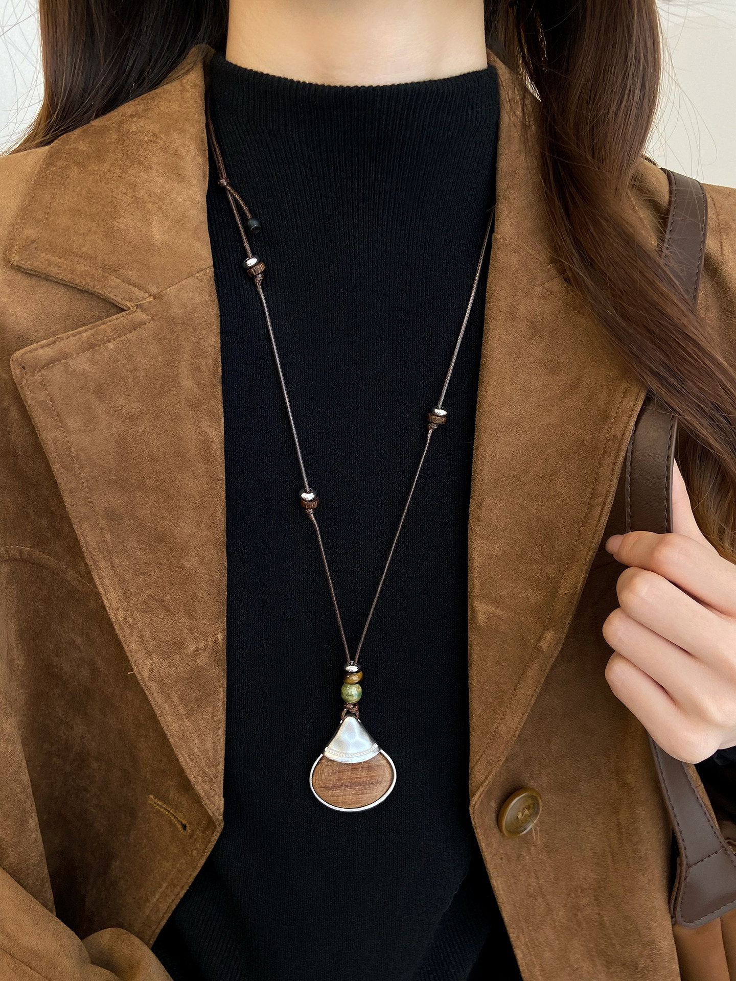 Brown Long Leather Cord Sweater Necklace Sweater Chain Autumn and Winter Versatile Elegant High-End Light Luxury Niche Accessory for Women