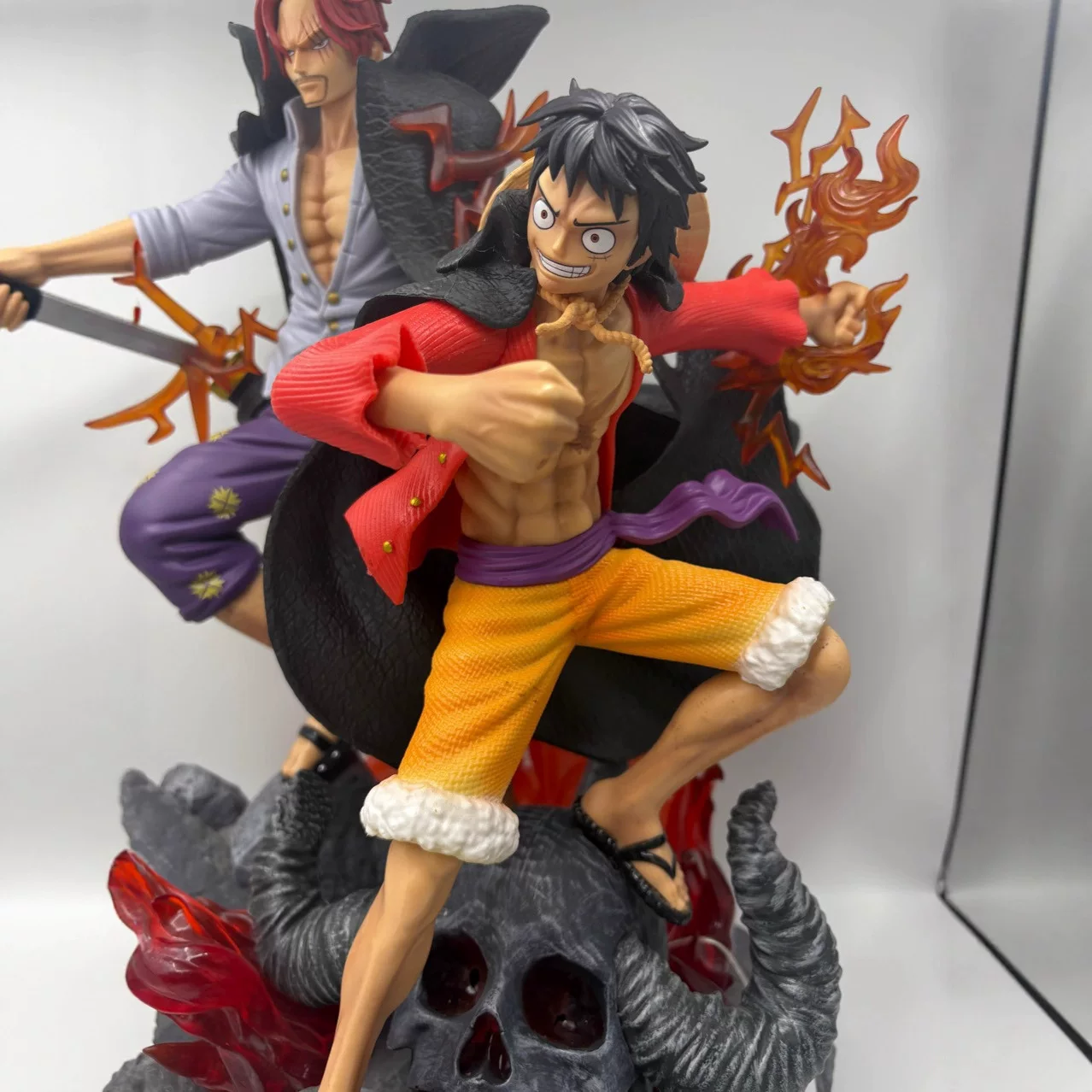 One Piece model peripheral inheritance bond four emperors Shanks Straw Hat Luff statue model extra large statue