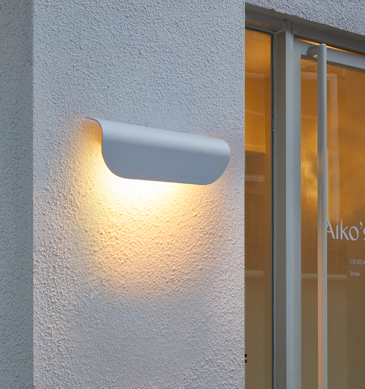 Outdoor wall light LED waterproof balcony aisle garden outdoor light simple modern courtyard villa door head wall light