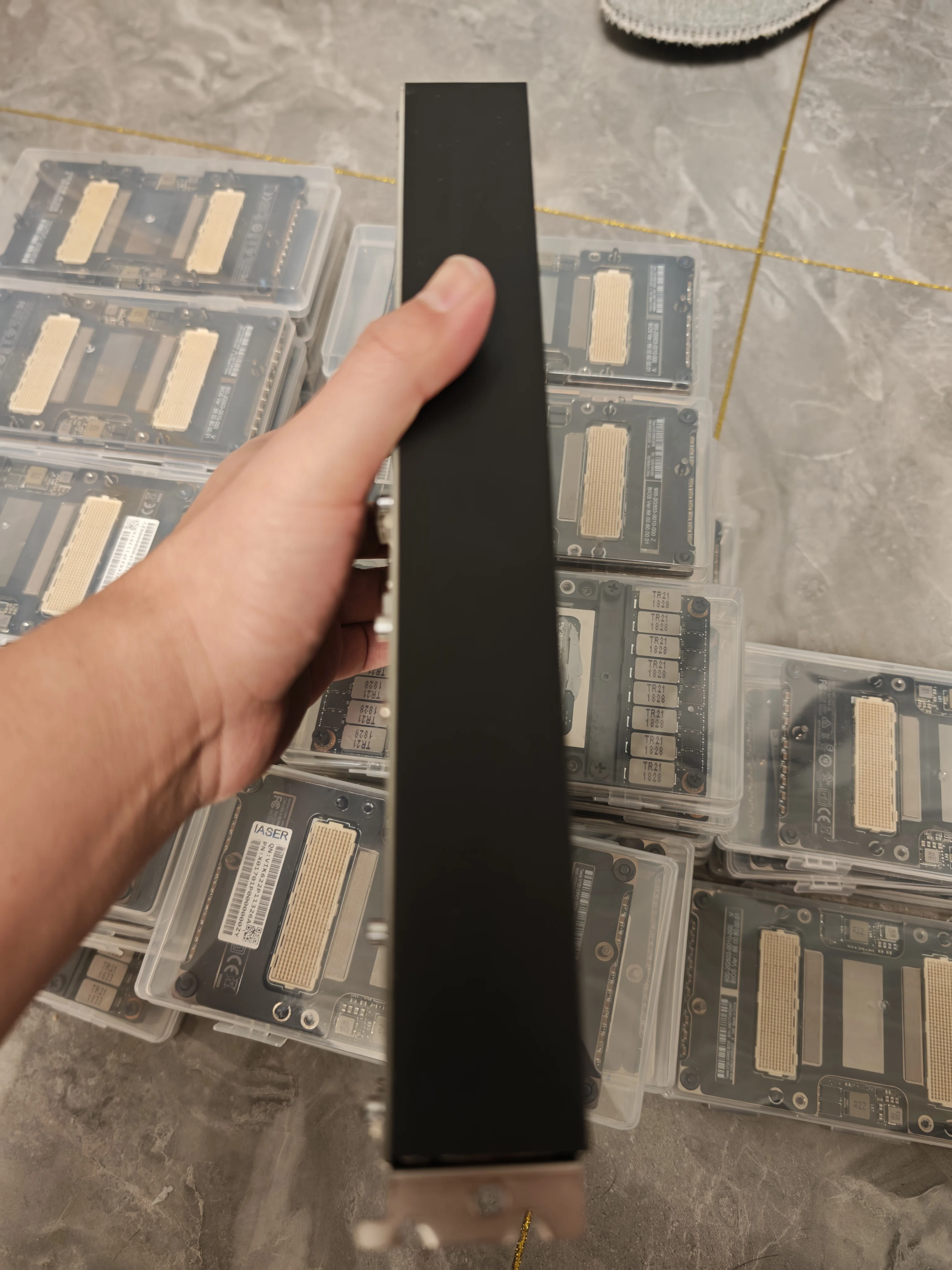 V100 sxm2 16G PCIE настраиваемая версия, версия с очень большой турбиной имеет громкий звук, обычная версия турбины имеет тихий звук