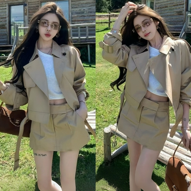 Very Stylish Early Autumn Korean Fashion Workwear Style Outfit for Women, Long-Sleeved T-Shirt, Workwear Jacket, and Skirt Three-Piece Set