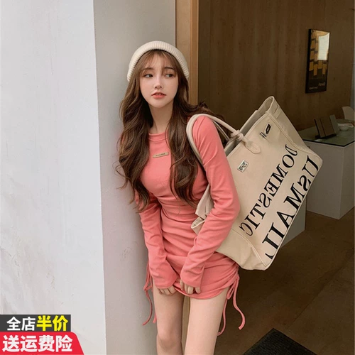 Брендовое розовое платье, лонгслив, трикотажная мини-юбка, с акцентом на бедрах