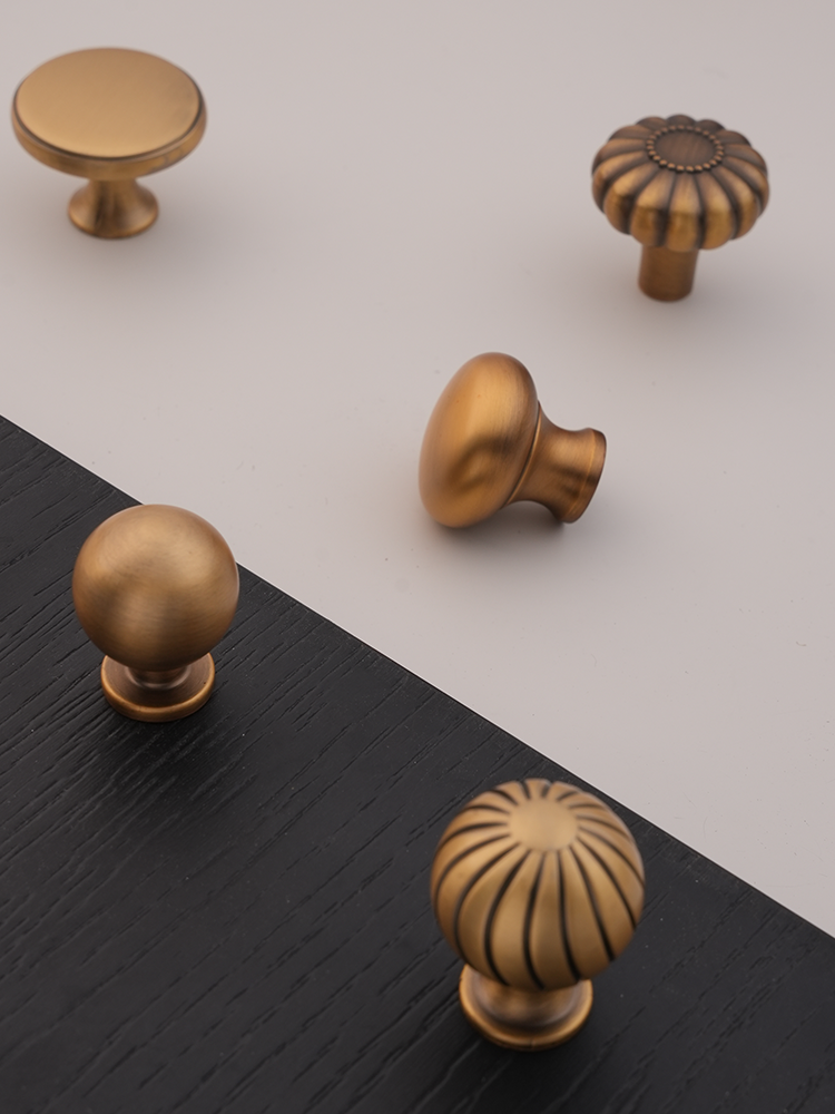 French-Style Brass Handle for Wardrobe Doors, Drawers, Cabinets, Simple Single-Hole Small Handle, Antique Retro Bronze Color