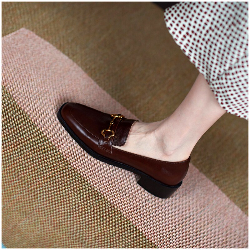 Square toe shoes women's spring 2022 new leather wild retro loafer shoes thick heel British style small leather shoes