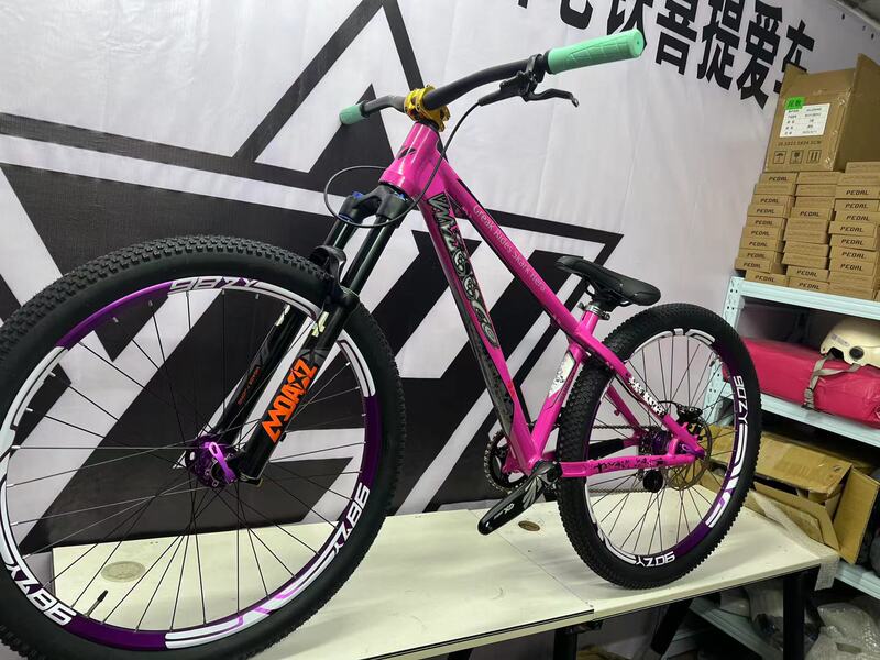 26inch Wissco High Soil Slope Mountain Bike Action Flying Bag Street Car Oil Disc Air Fork Mountain Horse Party Big Fly 26inch Wissco High Soil Slope Mountain Bike Action Flying Bag Street Car Oil Disc Air Fork Mountain Horse Party Big Fly