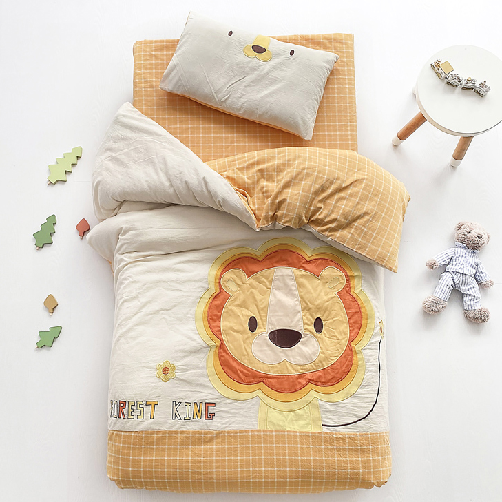 Children's kindergarten quilt Three sets of pure cotton quilt cover baby in the afternoon nap bedding crib for the garden six pieces