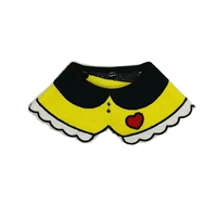 Желтый приятный телу нагрудник