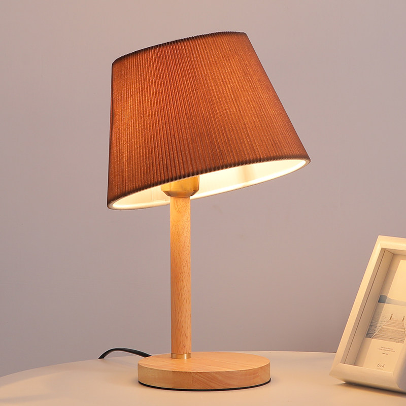 Desk lamp bedroom ins girl bedside lamp Nordic American creative study fashion vintage pleated Net red decoration