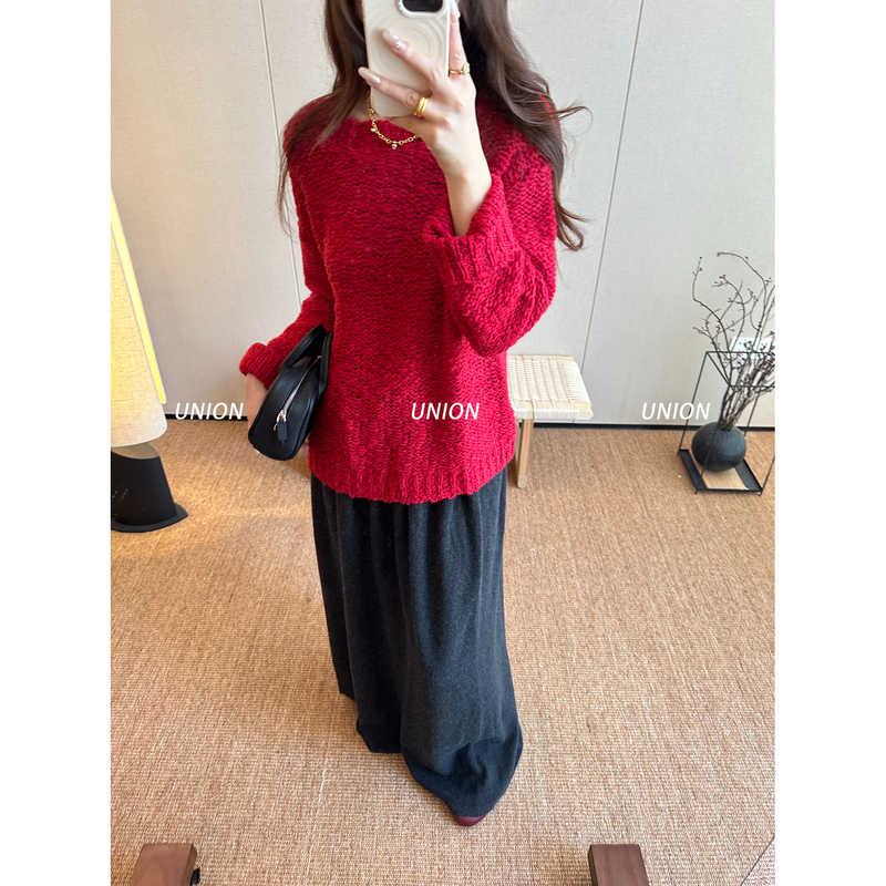 Union Officially Authorizes into the East 26 Autumn and Winter Red Round-Neck Knitted Sweater Union Officially Authorizes into the East 26 Autumn and Winter Red Round-Neck Knitted Sweater
