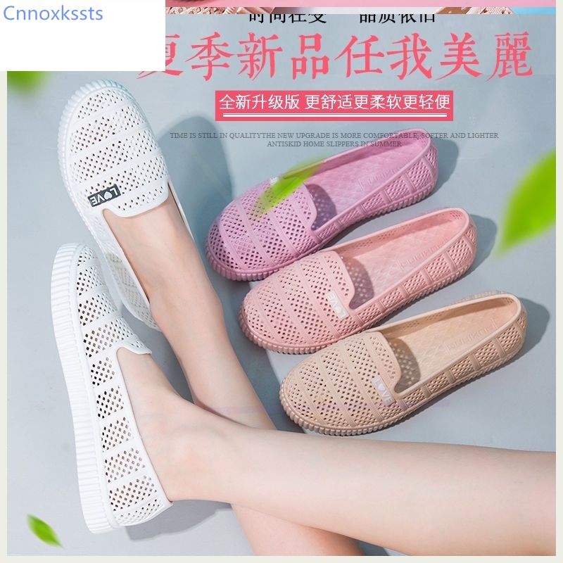 dép ngành y Dép 2020 mới hoang dã thời trang phẳng giày dép giày lỗ thở mềm đế giày để mặc hai bác sĩ thời trang dép y tế chống trượt