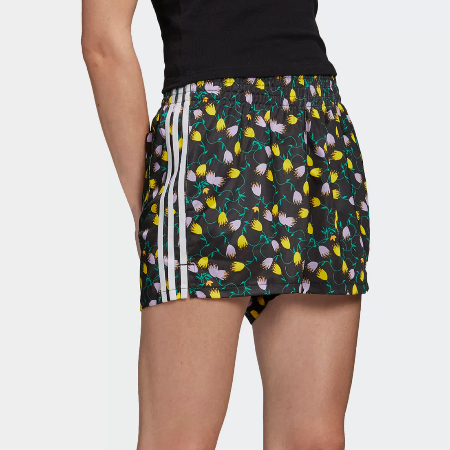 Шорты (adidas) FL4111 женские AOP с цветочным принтом, спортивно‑повседневные, с эластичным поясом