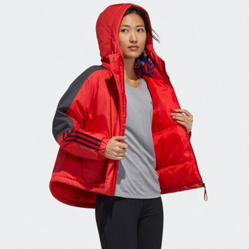 Adidas, красный пуховик, спортивный спортивный костюм, оберег на день рождения, куртка