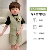 Жилет, шорты, галстук-бабочка на лацкан