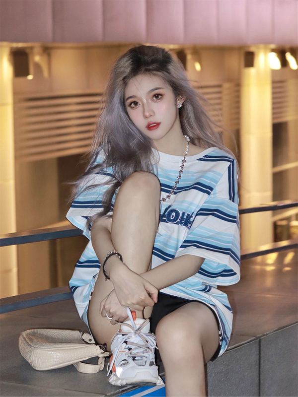 American Retro Loose-Fitting Blue and White Stripesd Couple Pure Cotton Short-Sleeved T-Shirt for Women with Niche Design 2025 Summer New Style