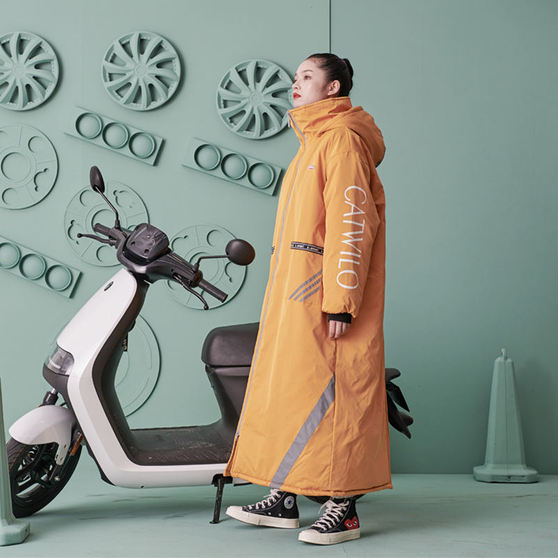 Wind shield is thickened in winter by female electric vehicle waterproof warm and cold coat electric battery cycling windshield autumn and winter