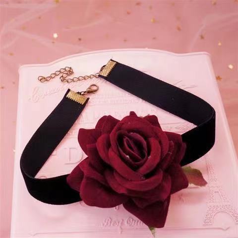 Lolita Handmade Rose Choker, Same Style as Yang Mi's Rose Flower Necklace, Short Neck Chain Necklace Lolita Handmade Rose Choker, Same Style as Yang Mi's Rose Flower Necklace, Short Neck Chain Necklace