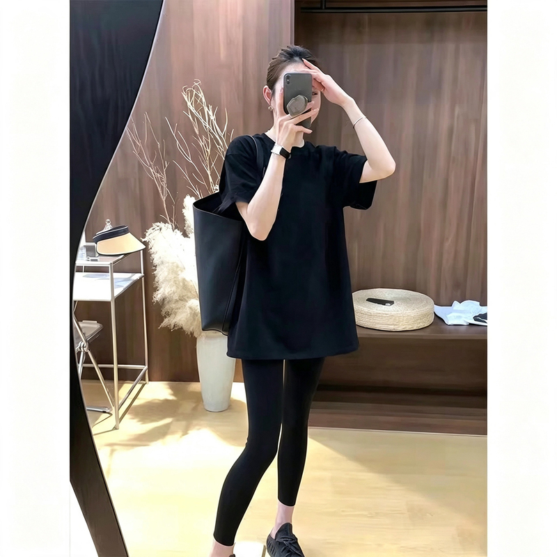 Black Mid-Length Short-Sleeve T-Shirt for Women, 2026 Summer New Style, Loose Fit, Covers the Hips, Paired with Shark Pants Top Black Mid-Length Short-Sleeve T-Shirt for Women, 2026 Summer New Style, Loose Fit, Covers the Hips, Paired with Shark Pants Top