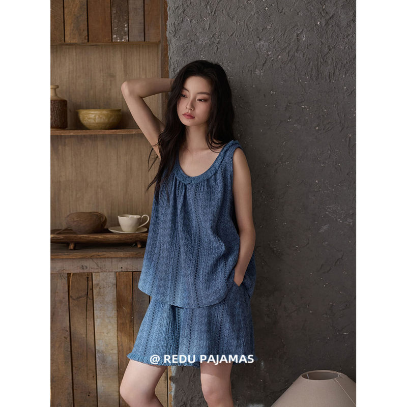 Hot and Comfortable Summer Pajamas for Women, Dark Blue Camisole Shorts, Pure Cotton Double-Layer Gauze with Built-In Chest Pads, Cool Feeling Set Hot and Comfortable Summer Pajamas for Women, Dark Blue Camisole Shorts, Pure Cotton Double-Layer Gauze with Built-In Chest Pads, Cool Feeling Set