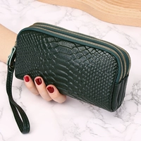 Темно-зеленый