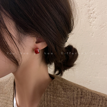 Advanced sense curved drop oil earrings female simple small Joker retro port style French earrings 2021 New Tide