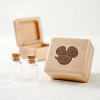 Мыши плода пуповина ящика не выгравирована