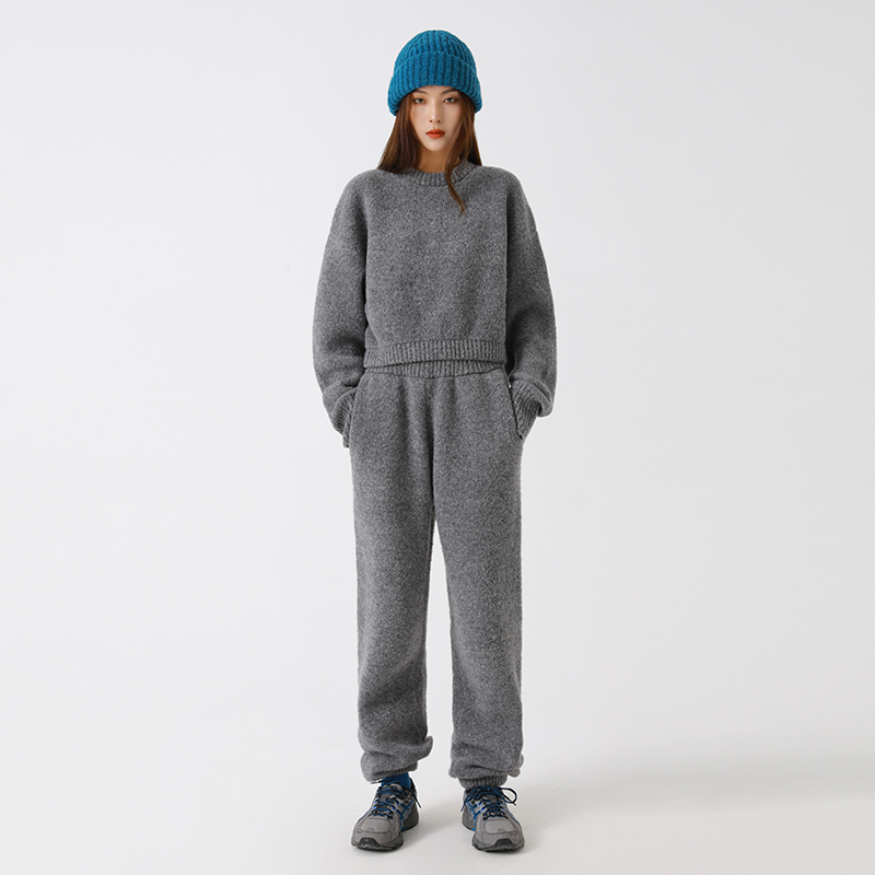 DNT Korean firework on the market not much to see on the hard goods round collar ring yarn multicolor shorts sweater pants suit