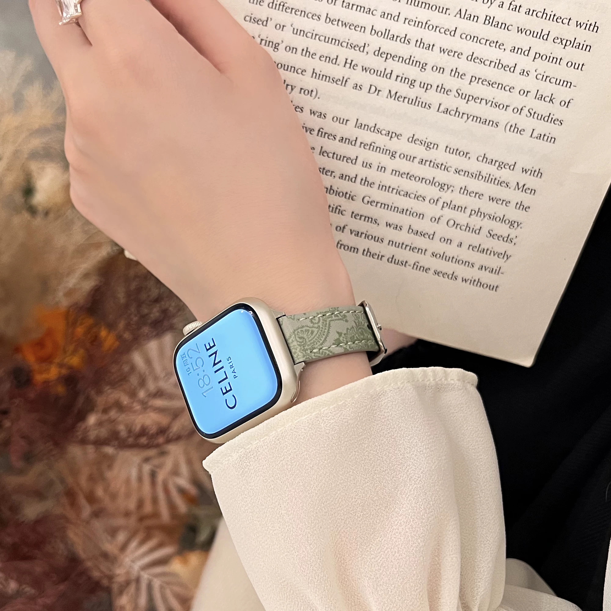 Совместимый ремешок для IWATCH S9 из кожи Hermes Advanced Applewatch Ultra2/S9 Apple Watch Bandes Creative Creative Green Fragrance Женский осенний новый продукт Проволочный ремешок