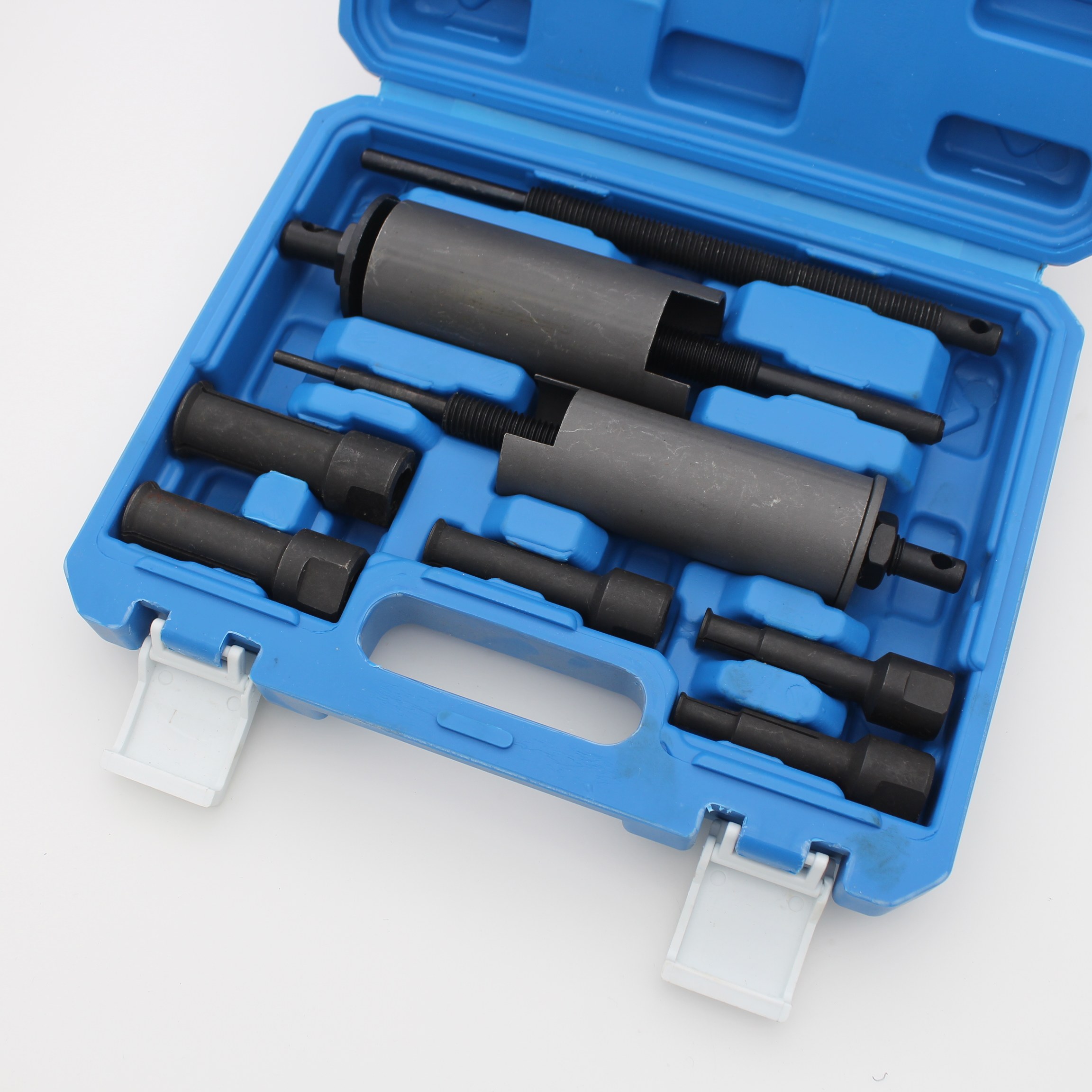 Tool for the disassembly of bearings inside the puller inside the bearing puller in the bearing of the locomotive case