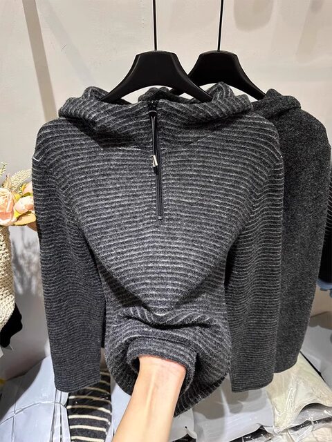 Gray striped hooded zippered brushed long-sleeved T-shirt for women in autumn and winter, high-quality inner layering, lazy sweatshirt top