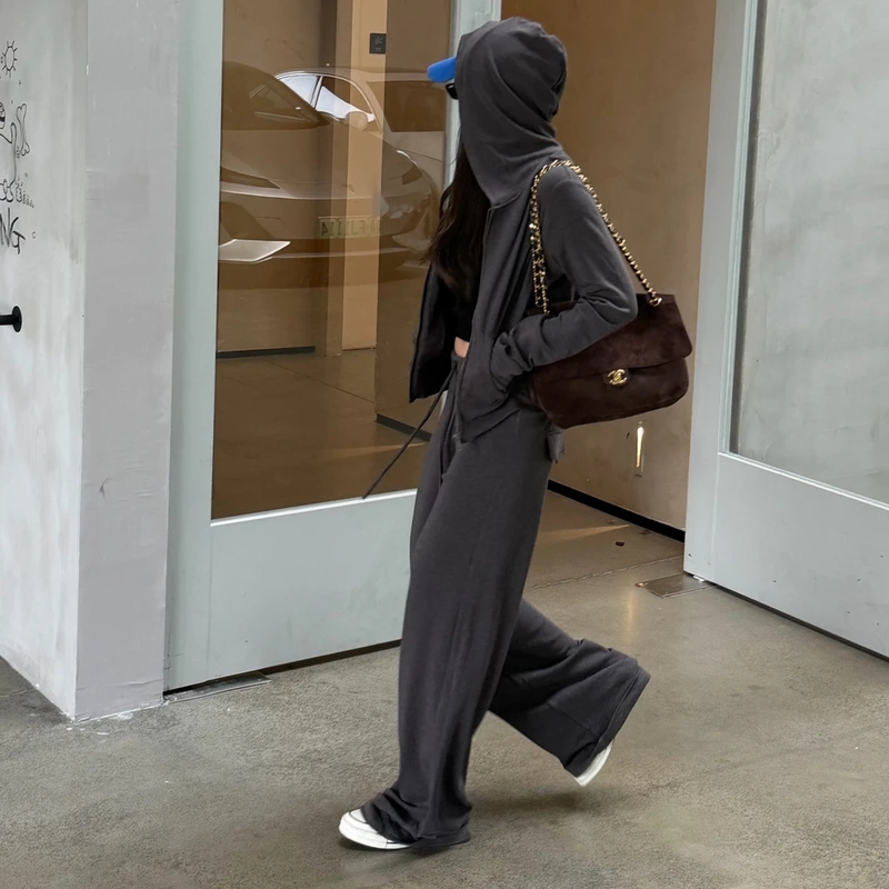 Fuyue's Gray "Model After-Work Style Suit" Is Casual, Relaxed, Slimming, and Made of High-Quality Fabric with an Extended Length