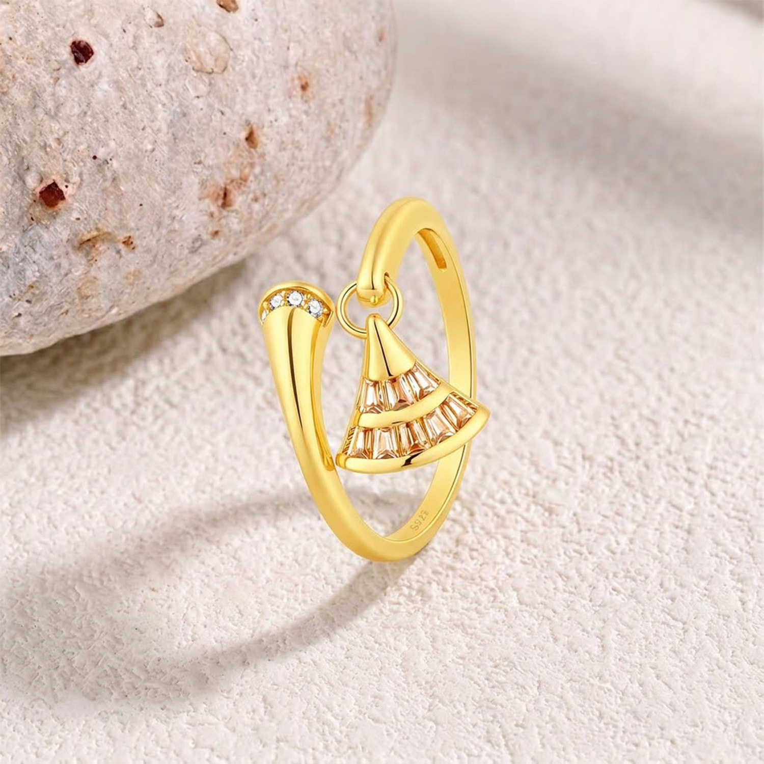 Fan-shaped exquisite ring for women 2026 new hot style light luxury high-end ring index finger ring niche design open ring