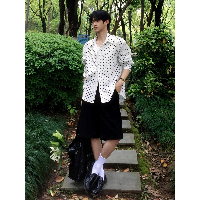 American Retro Style Loose-Fitting Polka Dot Long-Sleeved White Shirt for Men, Autumn Loose and Lazy Style Layered Polka Dot Shirt Jacket American Retro Style Loose-Fitting Polka Dot Long-Sleeved White Shirt for Men, Autumn Loose and Lazy Style Layered Polka Dot Shirt Jacket