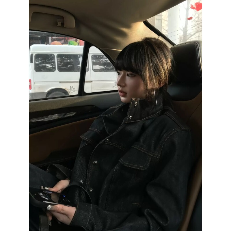Asymmetrical Collar Short Wide Denim Jacket in Stiff Black Denim for Men and Women, 2026 Spring New Style, High-End Cool Short Jacket Asymmetrical Collar Short Wide Denim Jacket in Stiff Black Denim for Men and Women, 2026 Spring New Style, High-End Cool Short Jacket