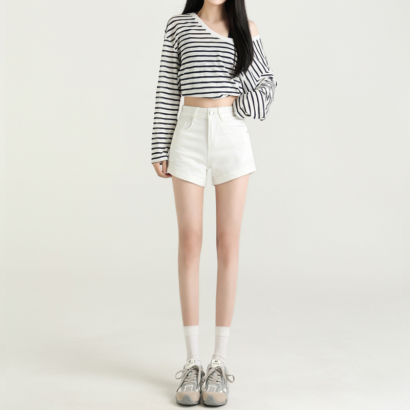 American-Style Design V-Shaped Diagonal Cut White A-Line Denim Shorts for Women, High-Waisted, Hip-Covering, Butt-Lifting, Slim-Fit Hot Pants