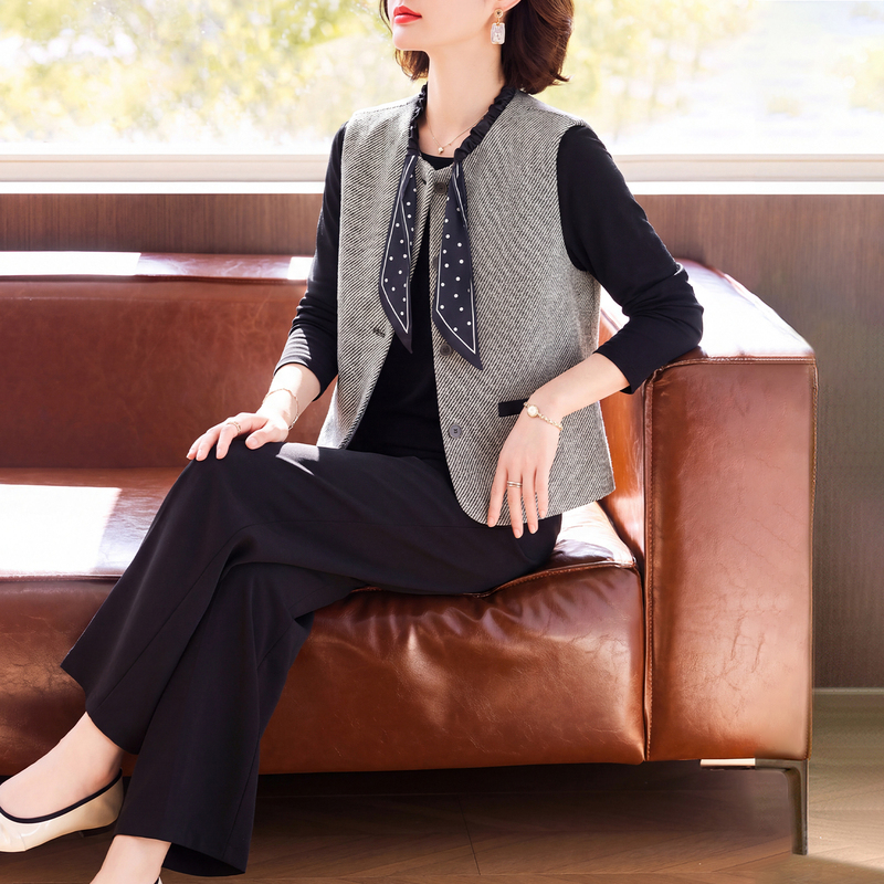 Mother's Autumn Outfit, Elegant and Classy, Chanel-Style Suit, 2026 New Model, Middle-Aged and Elderly Women's Spring and Autumn Vest Top Three-Piece Set Mother's Autumn Outfit, Elegant and Classy, Chanel-Style Suit, 2026 New Model, Middle-Aged and Elderly Women's Spring and Autumn Vest Top Three-Piece Set