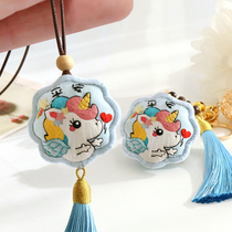 Birthday small gift lovers send male and female friends to work dime-made works Practical Tiger years graduation season gifts