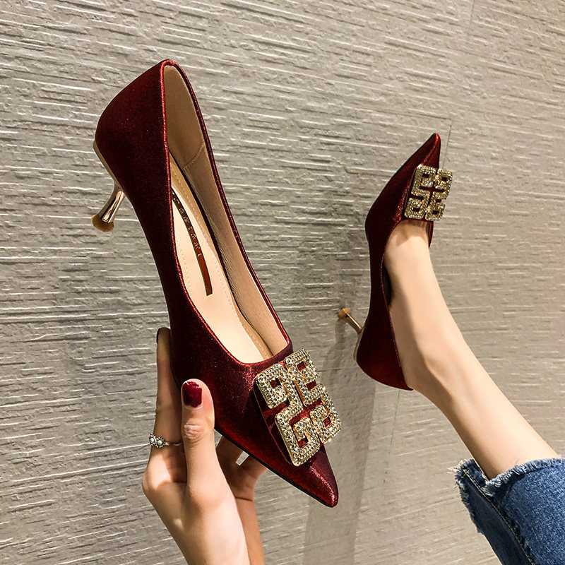 Red wedding shoes 2020 new diamond-encrusted temperament high heels women's stiletto all-match small fragrant pointed bag shoes women's medium heel